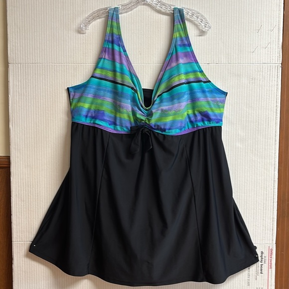 Catherines Ladies Swimsuit Black On Bottom W/Multi-Colored Top Size 30W - Picture 16 of 16